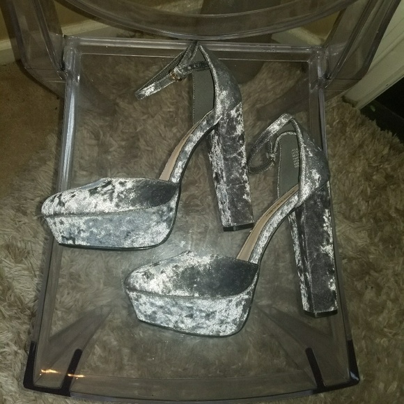 Stunning suedepumps - Picture 4 of 7